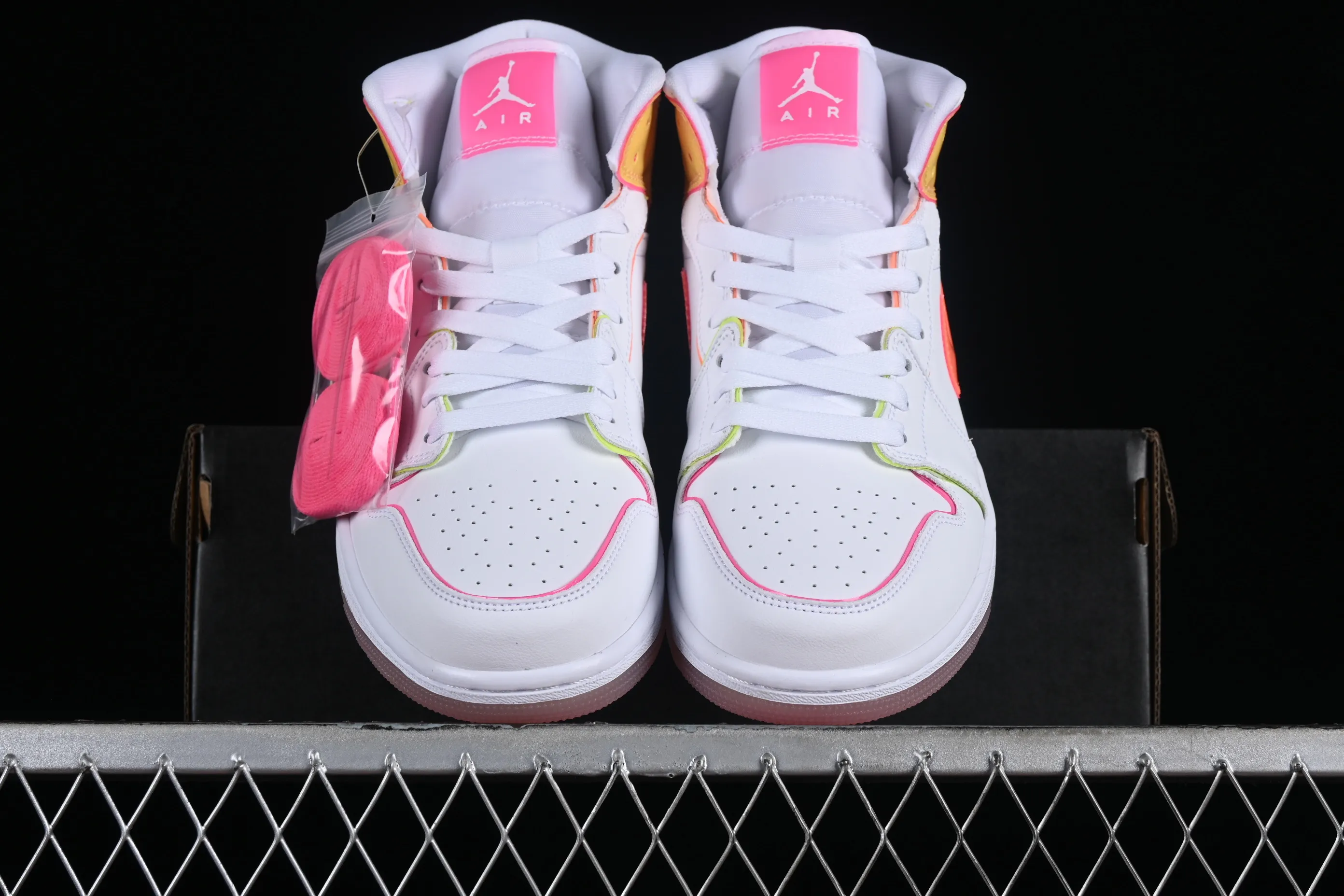 All Categories Air Jordan Jordan Series Basketball Shoes Air Jordan 1 Mid Air Jordan 1 Mid AJ1 Joe 1 Jelly Candy China Cultural Leisure Sneakers CV4611-100